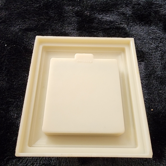 Elegant Cream and Tan Decorative Box - Picture 5 of 6
